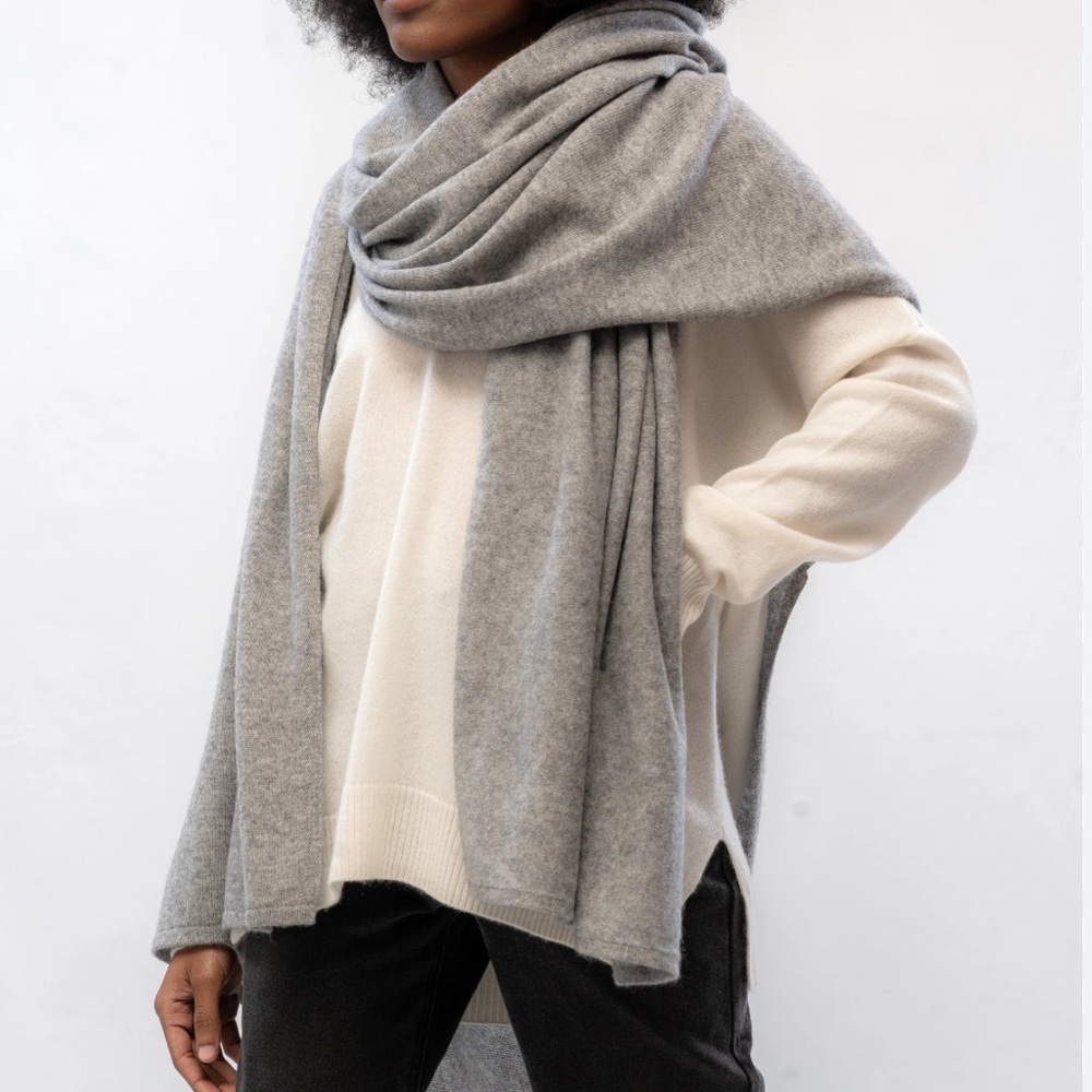 Zara Oversize Scarf Gray size M
